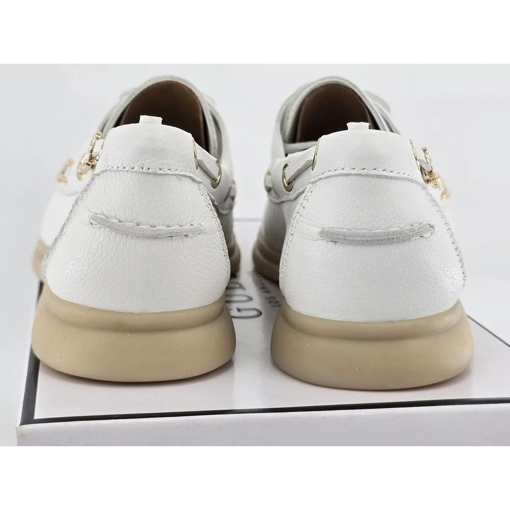 Guess Yomaya Boat Shoes Womens 6 White Leather Loafers Moccasins - NEW